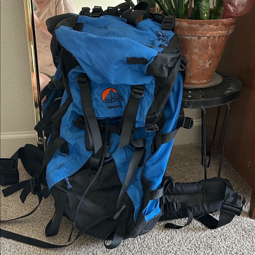 Lowe Alpine Sundancer Blue and Black hiking Backpack